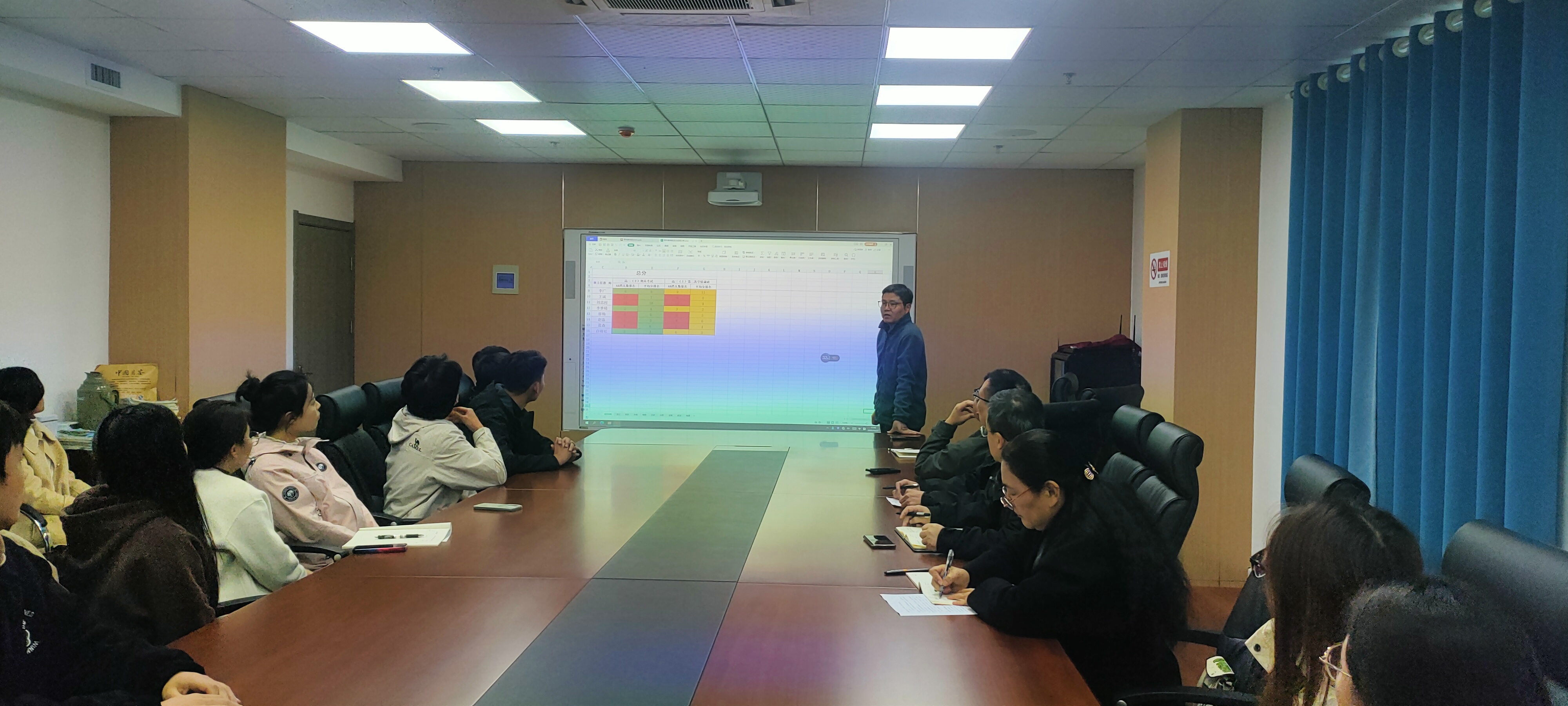 凝聚青年力量，共筑高三辉? style=